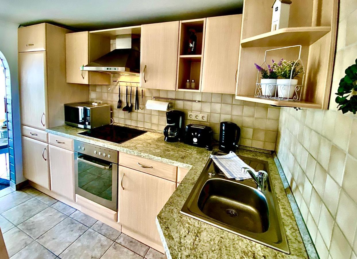 Gemuetliche Ferienwohnung Sagard Exteriör bild