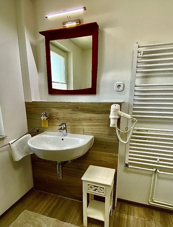 Gemuetliche Ferienwohnung Sagard Exteriör bild